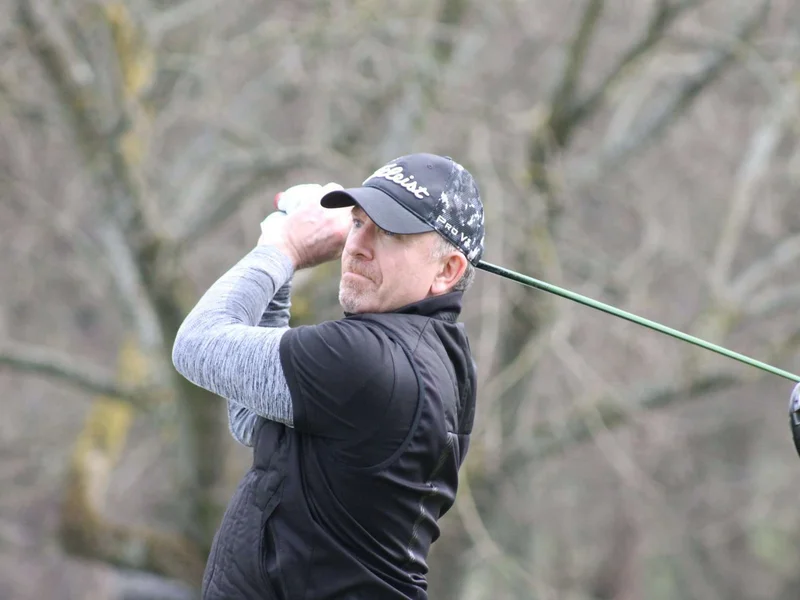 Rhodes clinches victory
